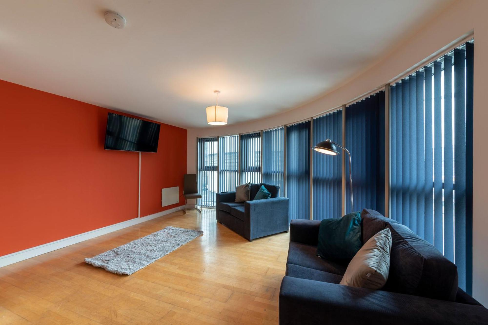 Centre Large Flat